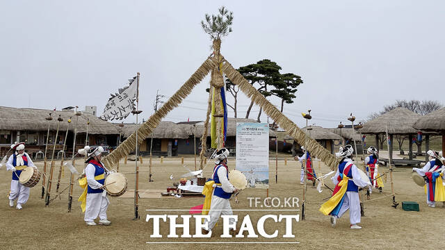 지난해 해미읍성에서 열린 정월 대보름 행사 풍물공연 장면./ 서산시