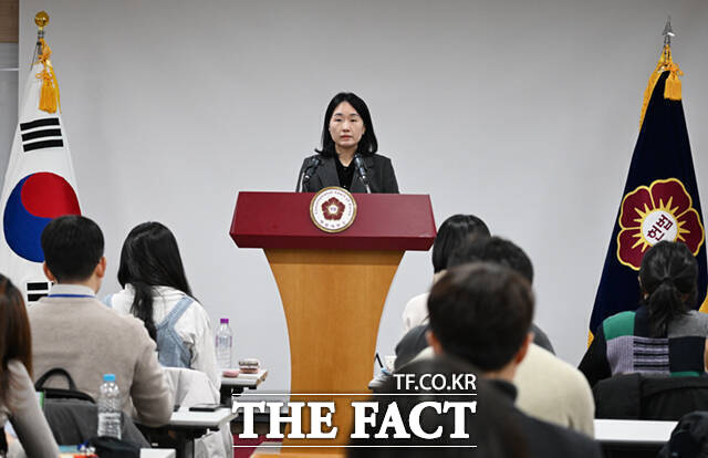 헌법재판소가 탄핵심판에서 형사소송법상 전문 법칙을 완화해 적용한다는 입장을 재차 확인했다./이새롬 기자
