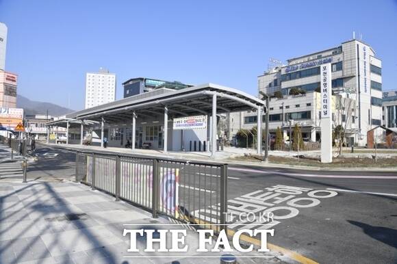 새단장을 마치고 지난달 20일 정상 운영을 시작한 포천공영버스터미널 모습 /포천시