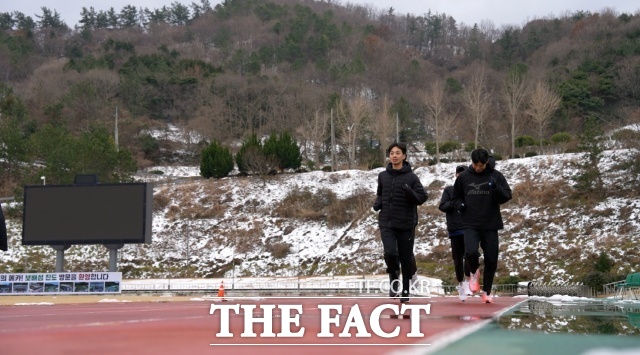 진도군이 겨울철 전지훈련팀 유치 등 적극 스포츠 마케팅을 통해 지역 경제 활성화에 나섰다. /진도군