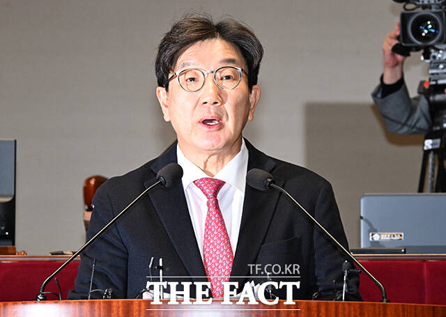 권성동 국민의힘 원내대표가 11일 국회에서 열린 교섭단체 대표연설에서 야권을 향해 분권형 개헌을 추진하자고 제안했다. /배정한 기자