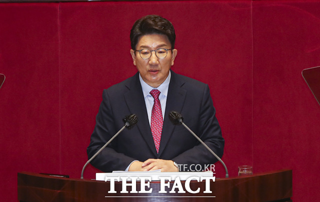 권성동 국민의힘 원내대표가 11일 국회에서 열린 교섭단체 대표연설에서 헌정질서 파괴자는 바로 민주당 이재명 세력이라고 주장했다. /남윤호 기자