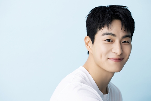 배우 정건주가 최근 서울 마포구 연남동 사람엔터테인먼트 사옥에서 <더팩트>와 만나 채널A 토일드라마 체크인 한양과 관련된 이야기를 나눴다. /사람엔터테인먼트