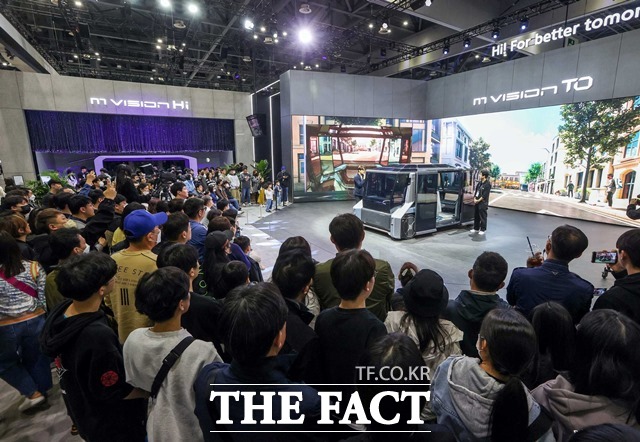 2025서울모빌리티쇼 조직위원회는 11일 오는 4월 3일부터 13일까지 경기 일산 킨텍스에서 2025서울모빌리티쇼를 개최한다고 밝혔다. 2023서울모빌리티쇼. /서울모빌리티 조직위