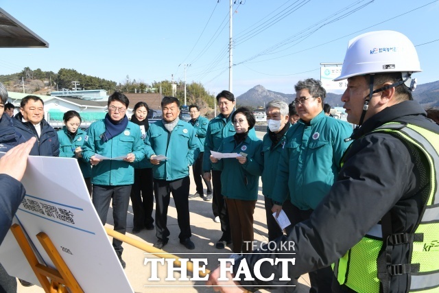 고흥군의회는 지난 10일 주민 생활과 밀접한 군정 주요 사업 추진 상황을 점검하고 지역 현안을 청취하기 위해 군정 주요 사업 현장을 방문했다./고흥군의회