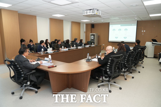 서천군이 장항 리파인 문화재생 활력사업 개관을 앞두 용역 착수보고회를 개최하고 있다. /서천군