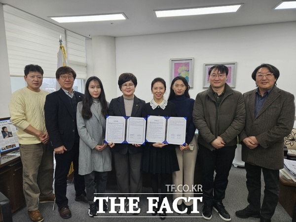 대전문화재단과 대전국악방송이 12일 업무협약을 체결했다./대전문화재단