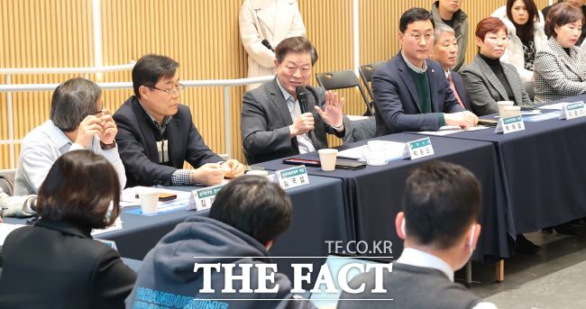 박승원 시장이 소상공인·중소기업 간담회에서 발언하고 있다./광명시