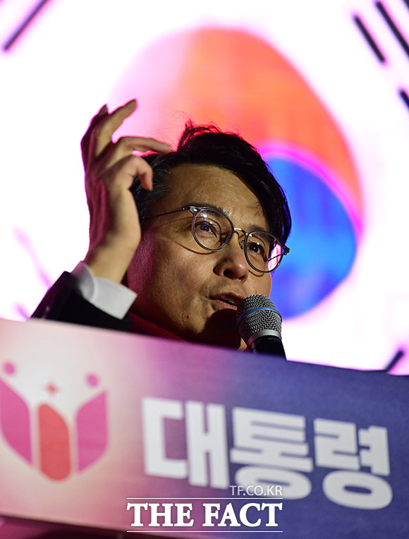 이날 출범식에 깜짝 등장한 윤상현 국민의힘 의원.