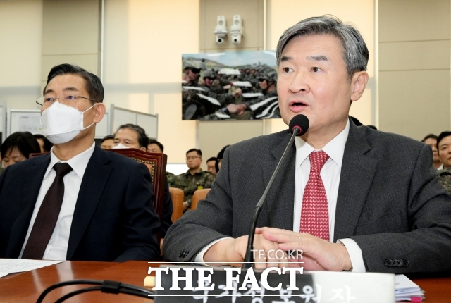 조태용 국가정보원장이 13일 12·3 비상계엄 사태 당시 윤석열 대통령의 배우자 김건희 여사와 문자를 주고받았다고 말했다. /배정한 기자