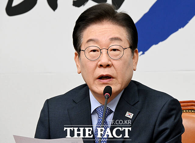 이재명 대표(사진)가 국민소환제를 제안하며 직접민주주의 강화 의지를 드러냈다. /배정한 기자