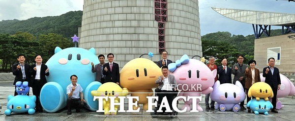 엑스포과학공원 한빛탑 앞에 설치된 꿈씨패밀리 조형물의 모습 /더팩트 DB