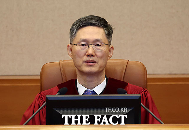 문형배 헌법재판소장 권한대행이 13일 서울 종로구 헌법재판소에서 열린 윤석열 대통령 탄핵심판 8차 변론에 참석해 자리하고 있다. /사진공동 취재단