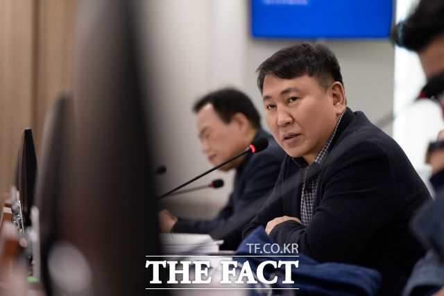 경기도의회 명재성 의원(더불어민주당, 고양5)이 지난 13일 경기도보건환경연구원 2025년 업무보고에서 발언하고 있다. /경기도의회