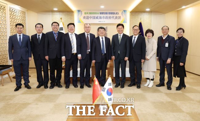 중국 웨이하이시 보건의료 대표단이 부천시를 방문해 협력 방안을 논의했다./부천시