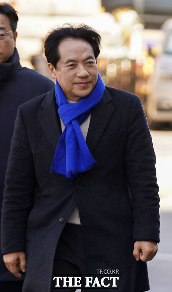 이성윤 더불어민주당 의원이 18일 서울 종로구 헌법재판소에서 열린 윤석열 대통령 탄핵심판 9차 변론기일에 참석하고 있다. /사진공동취재단
