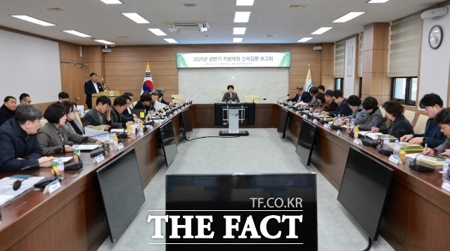 진도군은 지난 18일 2025년 상반기 지방재정 신속집행과 이월사업의 집행률을 제고하기 위한 추진계획 보고회를 개최했다./진도군