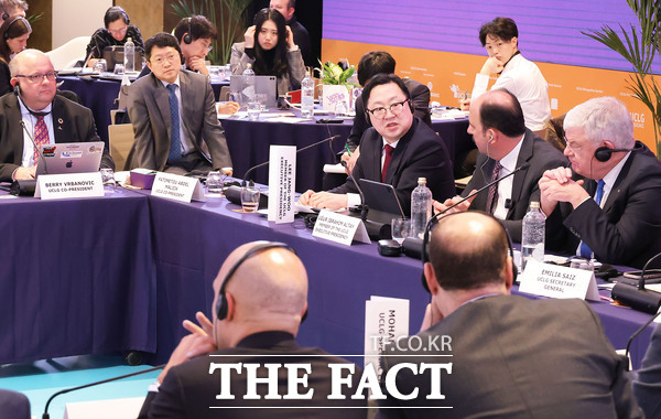 이장우 대전시장이 현지시각 19일 스페인 바르셀로나에서 열린 세계지방정부연합 회장단 회의에 참석했다./대전시