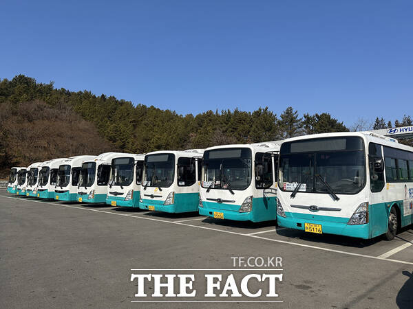 여수시가 2026 여수세계섬박람회 개최 준비와 다양한 도시 여건 변화를 반영해 26년 만에 시내버스 노선 체계를 전면 개편한다./여수시