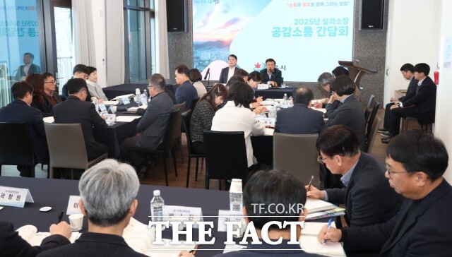 정읍시는 20일 실과소장들과 함께 ‘공감소통간담회’를 열고 각 부서별 추진사업의 현황을 공유하며 다양한 의견을 나눴다.