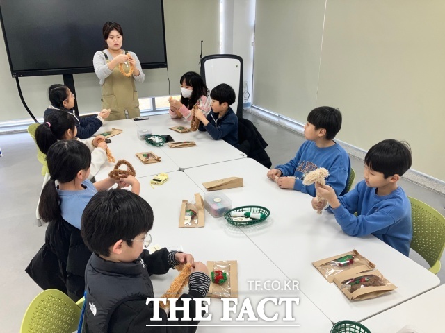 진도군은 지난해 10월에 개관한 청소년문화의집을 통해 청소년들이 건강한 인성을 함양하고 자기 주도적인 활동을 할 수 있는 복합문화공간을 제공하고 있다./진도군