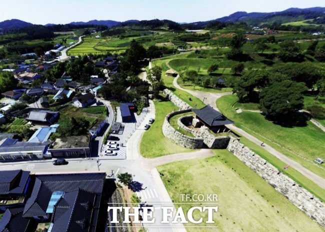 21일 심덕섭 고창군수가 무장읍성(사진) 주변 문화·체험공간을 특색있는 역사문화 관광거점 조성 본격화를 선언했다. /고창군청누리집 캡처