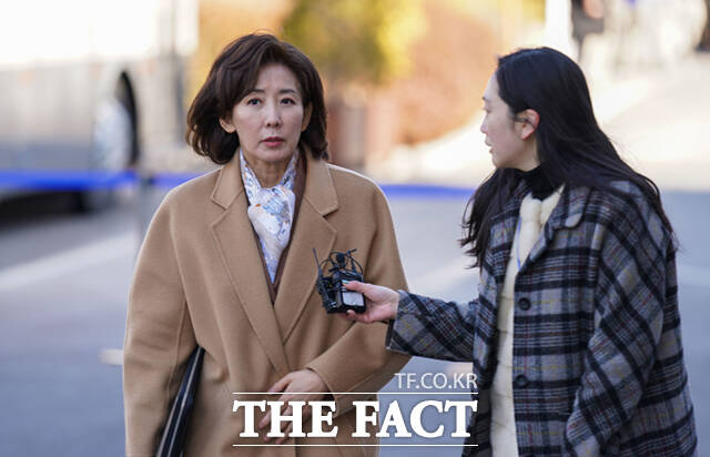 나경원 국민의힘 의원이 22일 불법영장으로 불법감금된 대통령은 즉각 석방돼야 한다고 주장했다. 사진은 지난 18일 윤석열 대통령 탄핵심판 제9차 변론기일에 참석하는 나 의원. /사진공동취재단