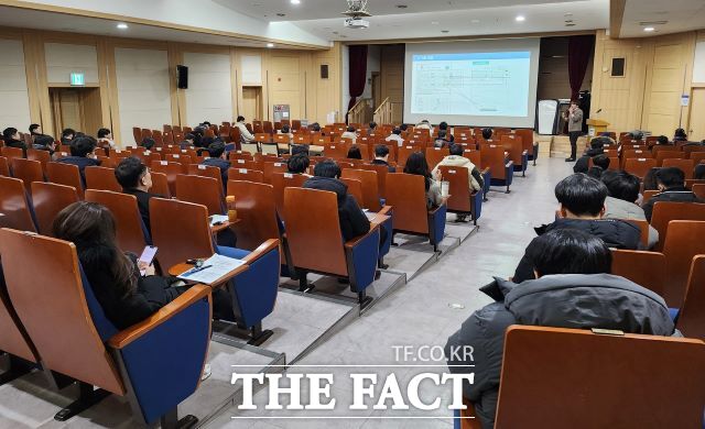경기도 폐수 배출 사업장 담당자 역량 교육 모습./경기도