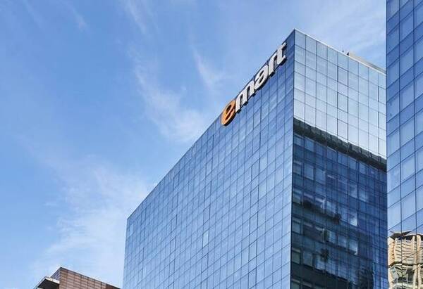 이마트가 알리바바와 조인트벤처(JV) 설립을 앞두고 주식회사 에메랄드SPV를 흡수합병한다. /이마트