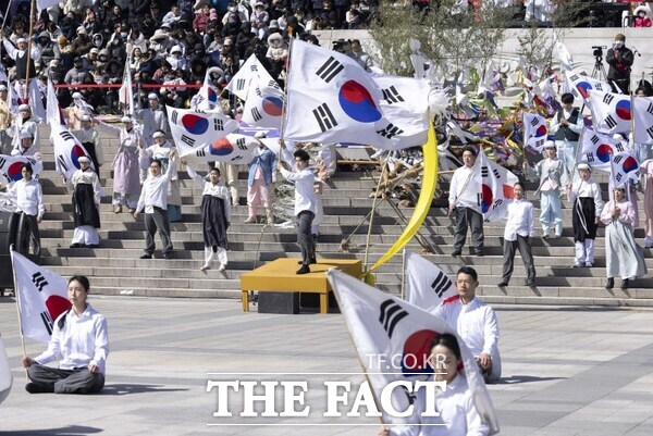 삼일절 명예 독립운동가 퍼포먼스 사진. /독립기념관