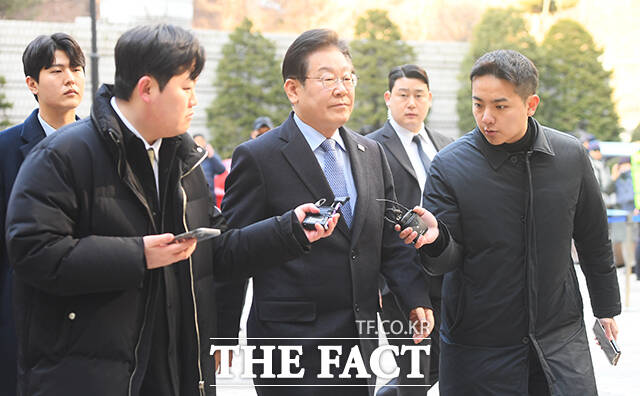 이재명 더불어민주당 대표가 공직선거법 위반 혐의 항소심 재판에 출석하며 세상의 이치라고 하는 게 다 상식과 원칙대로 가게 돼 있다면서 법원이 잘 가려낼 것이라고 했다. /장윤석 기자