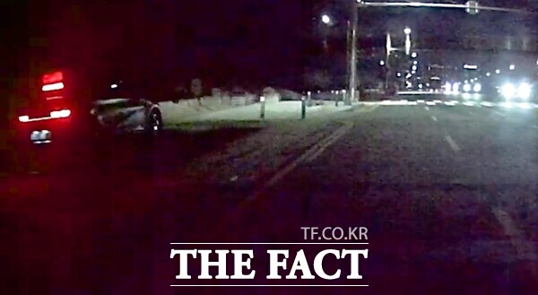 음주단속을 피하기 위해 인도로 주행을 하고 있는 A씨의 차량./대전경찰청