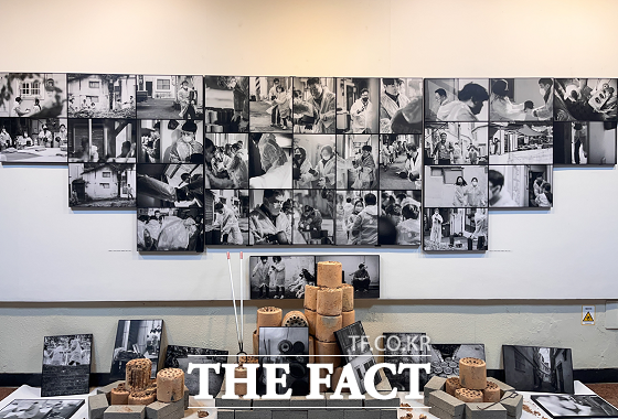 ‘따뜻한 나눔, 사진예술로 기록되다’란 주제로 The weight of light란 제목의 사진전이 지난 15일부터 다음달 7일까지 부산광역시교육청 청내 갤러리 공감에서 열리고 있다. /부산시교육청 봉사회.