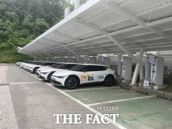 경기도가 북부청사에서 운영 중인 공용 전기차 모습 /경기