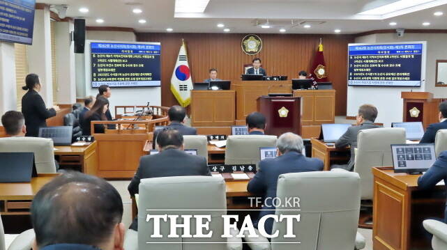 논산시의회가 28일 본회의장에서 제262회 임시회 제3차 본회의를 열고 있다. /김형중 기자