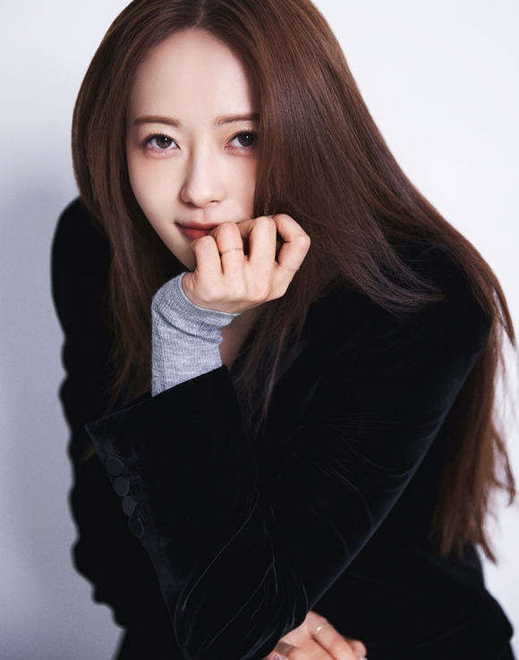 배우 고아라가 티빙 오리지널 시리즈 춘화연애담에 관한 다양한 이야기를 전했다. /킹콩 by 스타쉽