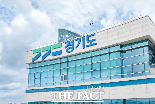 경기도와 경기도경제과학진흥원이 도내 중소기업을 대상으로 2025년 경기도 공동 활용 연구장비 사용료 지원을 추진한다./경기도