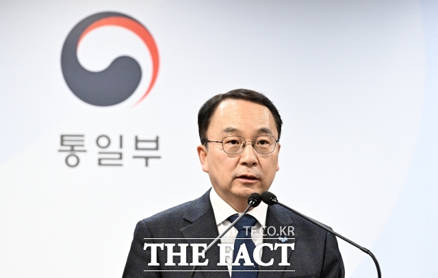 구병삼 통일부 대변인은 10일 북한이 핵 추진 잠수함 건조 시설을 최초로 공개한 데 대해 러시아의 기술 제공 가능성이 제기되고 있는데 예단하지 않고 관련 동향을 주시할 것이라고 밝혔다. /임영무 기자