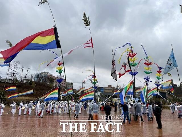 당진 안섬당제 행사 진행 장면. /당진시