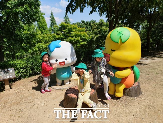 소래산놀자숲 어린이 숲 체험 프로그램 진행 모습 /시흥시