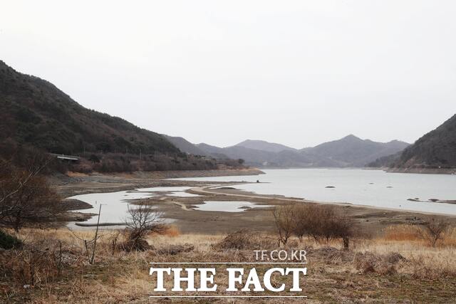 지난 1월부터 가뭄 관심 단계에 진입해 현재까지 수량 부족 사태를 겪고 있는 보령댐 모습. /보령시