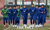  오만전 앞두고 첫 훈련 나선 축구대표팀 [TF사진관]