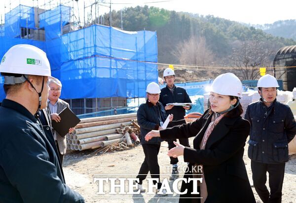 이금선 대전시의회 의원(국민의힘·유성구4)이 17일 구즉동 주민공동이용시설과 제2매립장 및 하수처리장 시설현대화 등 환경관련시설의 건립 현장을 방문했다. /대전시의회