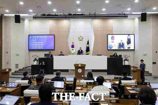 당진시의회는 18일부터 21일까지 4일간 제118회 임시회를 열고 본격적인 의정활동에 들어갔다. /당진시의회