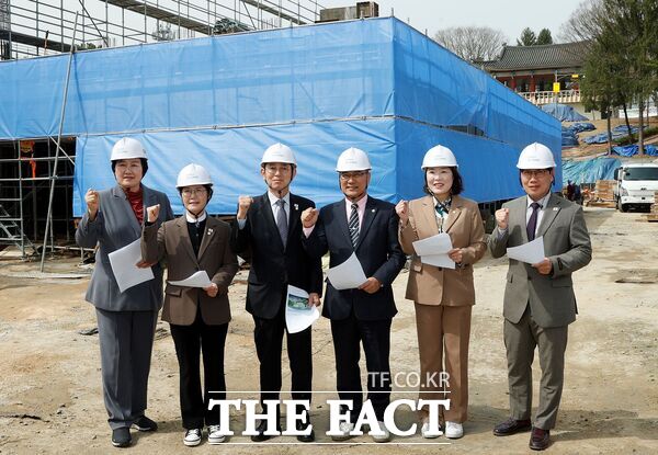 대전 서구의회 도시건설위원회는 25일 제288회 임시회 회기 중 구정 주요사업 현장점검을 위해 가수원근린공원 복합생활관과 서부 운전자 푸른쉼터를 방문했다. /대전 서구의회