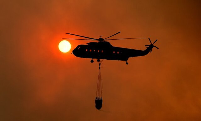 경북 의성군에서 산불 진화에 나선 헬기. / 뉴시스