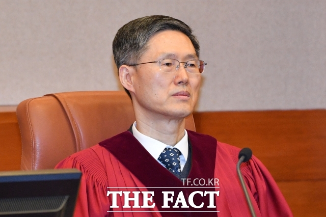 문형배 헌법재판소장 권한대행이 25일 서울 종로구 헌법재판소에서 열린 윤석열 대통령 탄핵심판 마지막 변론기일에 참석하고 있다. 2025.02.25 사진공동취재단