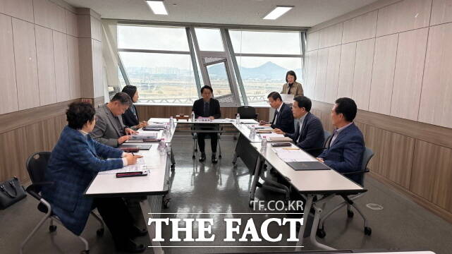 세종시가 지난 2일 고향사랑기금운용심의위원회를 열고 있다. /세종시