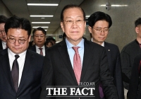  '尹 탄핵 인용'  굳은 표정의 권영세 [TF사진관]