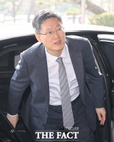  헌재 출근하는 문형배 헌재소장 권한대행 [포토]